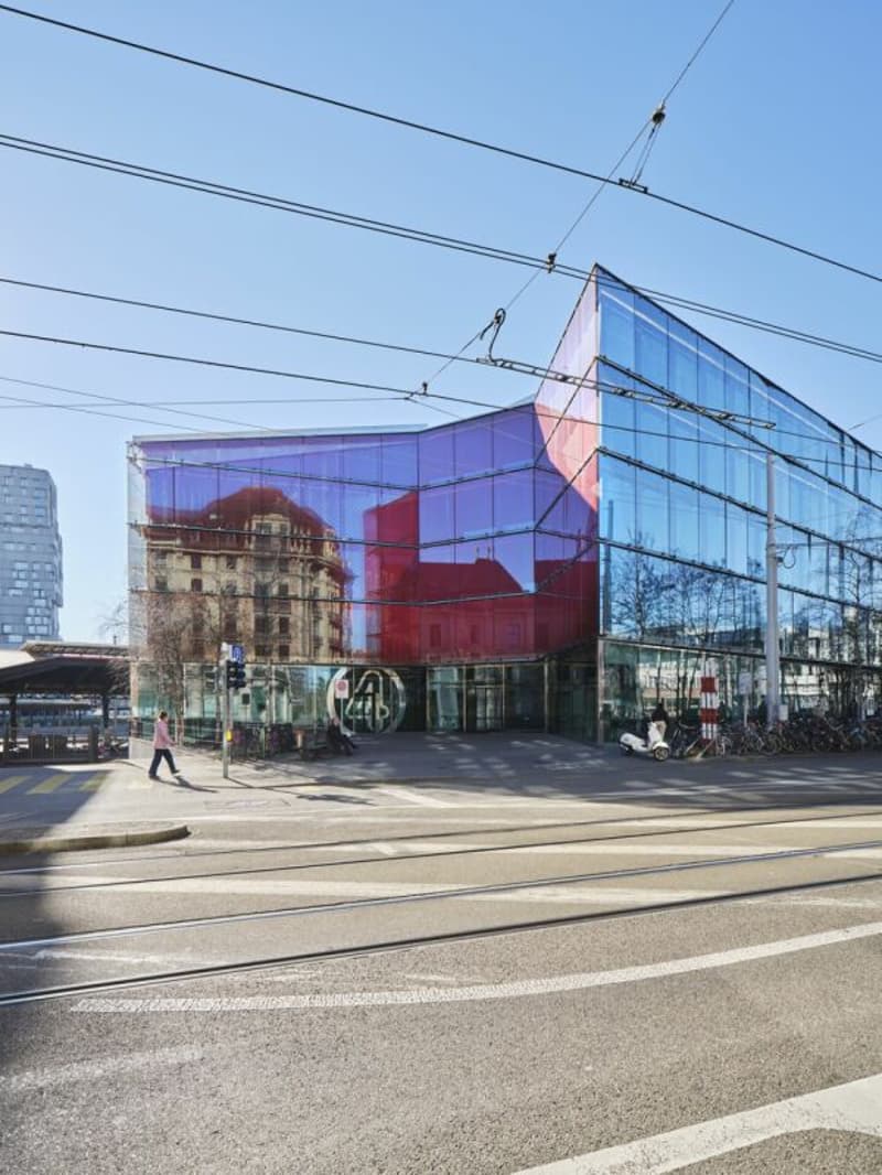 Ufficio città in sviluppo completo direttamente alla stazione SBB (2)
