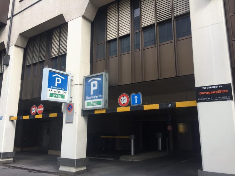 Parkplatz am Stauffacher (1)