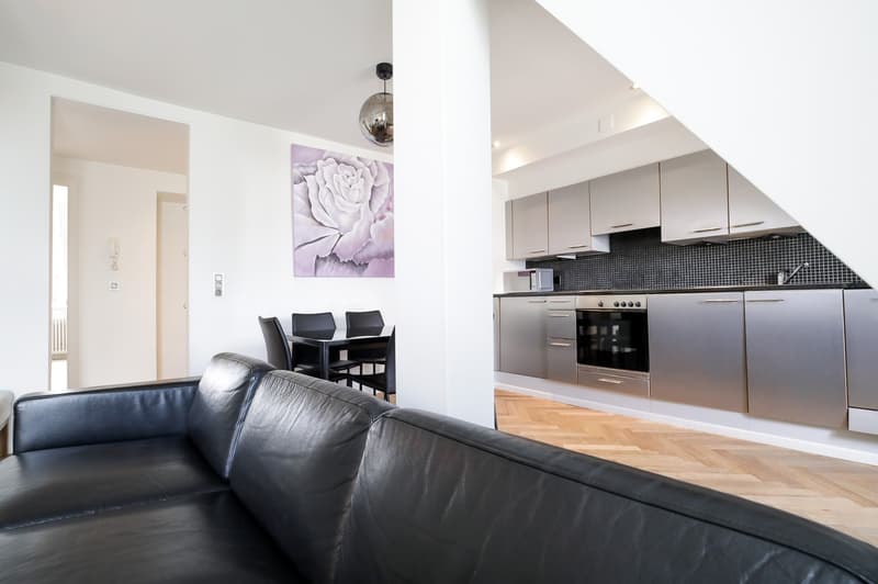 Grosszügige möblierte 3.5-Zimmer-Wohnung mit Balkon in Zürich-West (9)