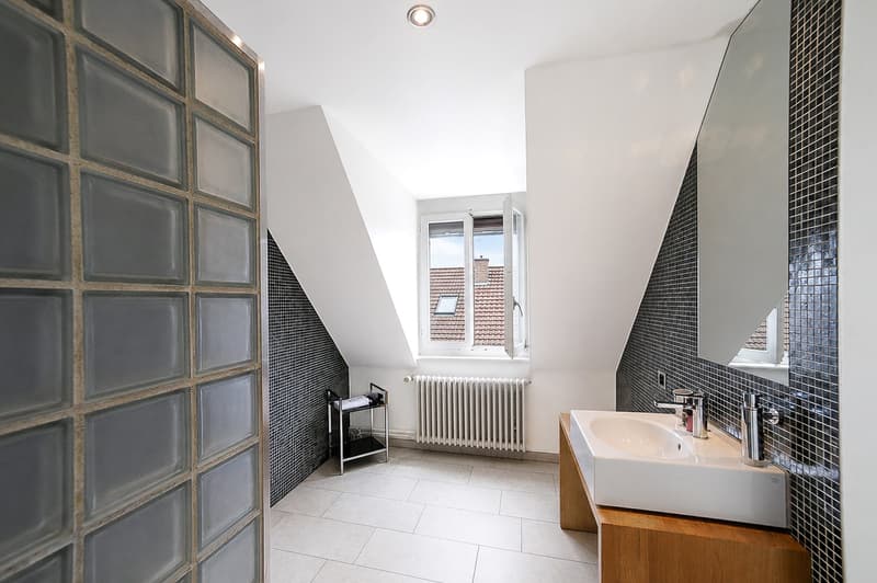 Grosszügige 3.5-Zimmer-Wohnung mit Balkon in Zürich-West (10)