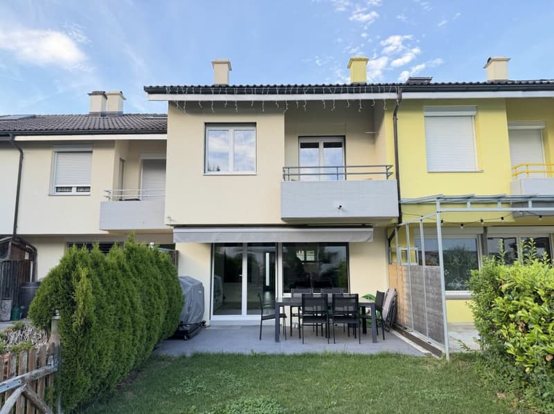 Modern family dream with private garden (1)