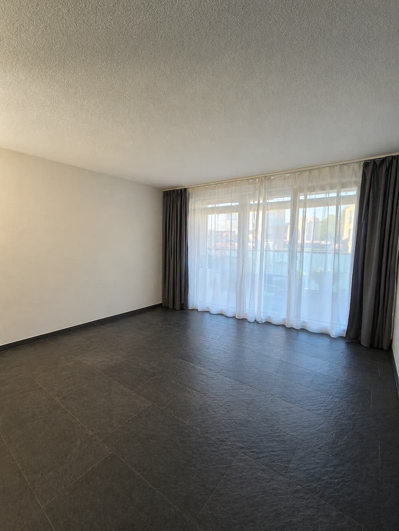 Moderne 3.5-Zimmer-Gartenwohnung an ruhiger Lage in Schwerzenbach (1)