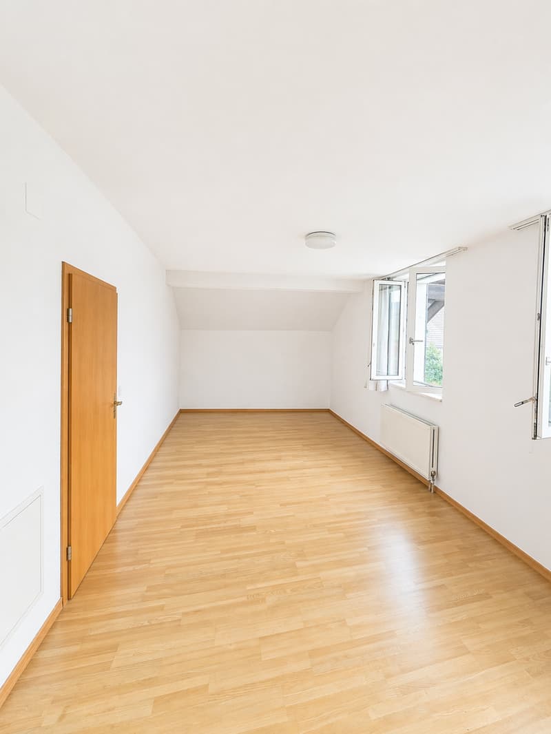 Dream living like in a single-family house – 5.5 rooms with terrace & private entrance (11)