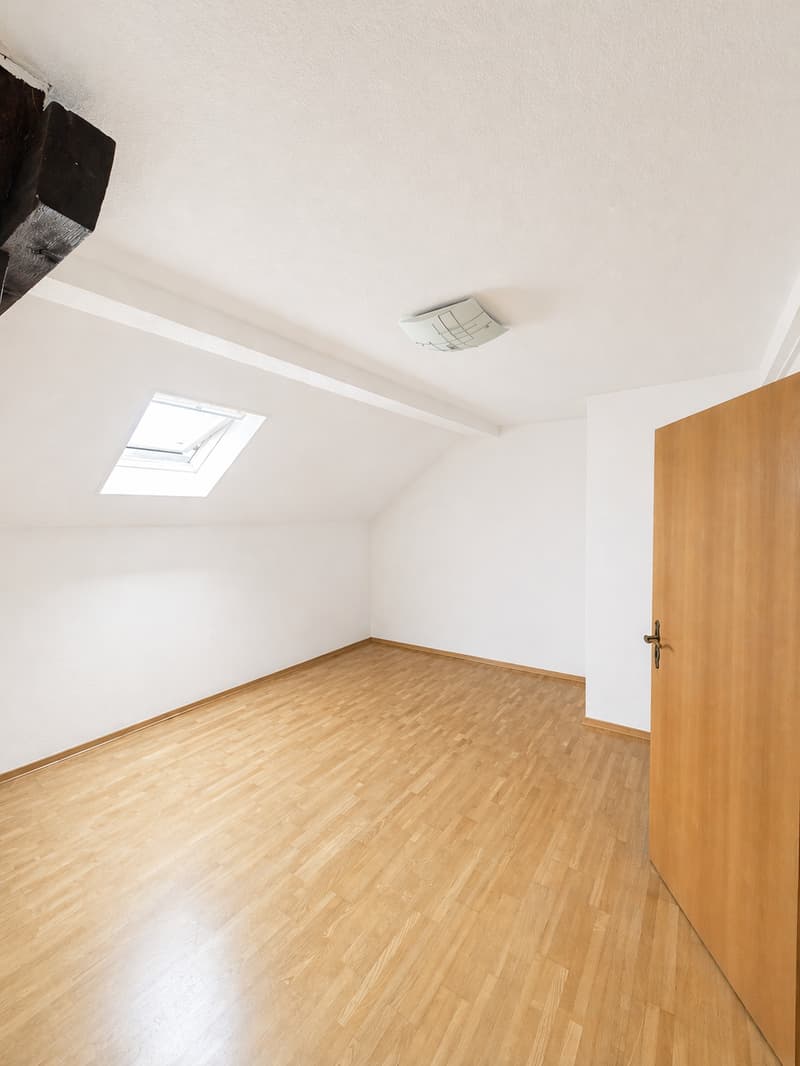 Dream living like in a single-family house – 5.5 rooms with terrace & private entrance (13)
