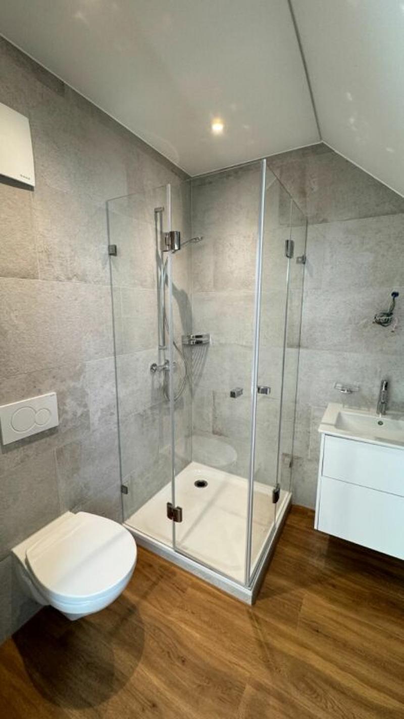 Appartamento duplex moderno piccolo con una vista meravigliosa a Rapperswil in affitto (5)