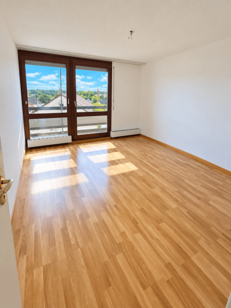 Wunderschöne und grosszügige 3.5-Zimmer-Wohnung - per sofort verfügbar (7)