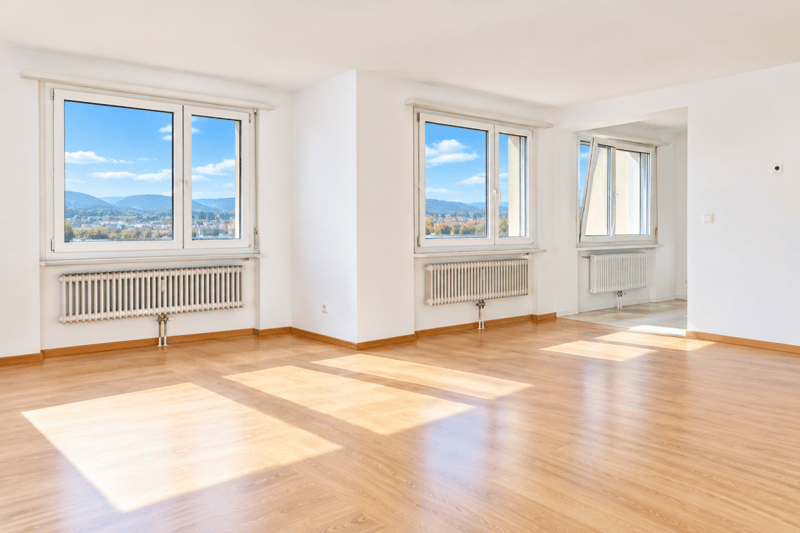 Top Sanierte 5.5 ZIMMERWOHNUNG mit grossen Spielplatz! (3)