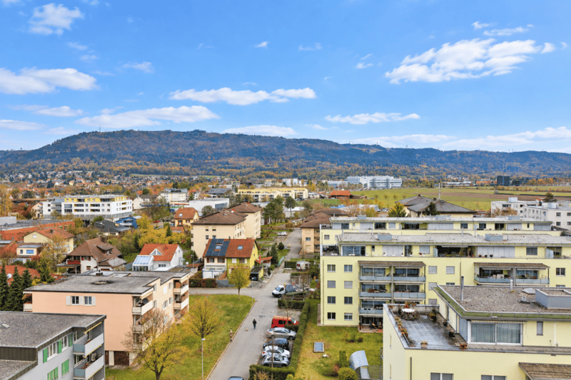 Top Sanierte 5.5 ZIMMERWOHNUNG mit grossen Spielplatz! (9)