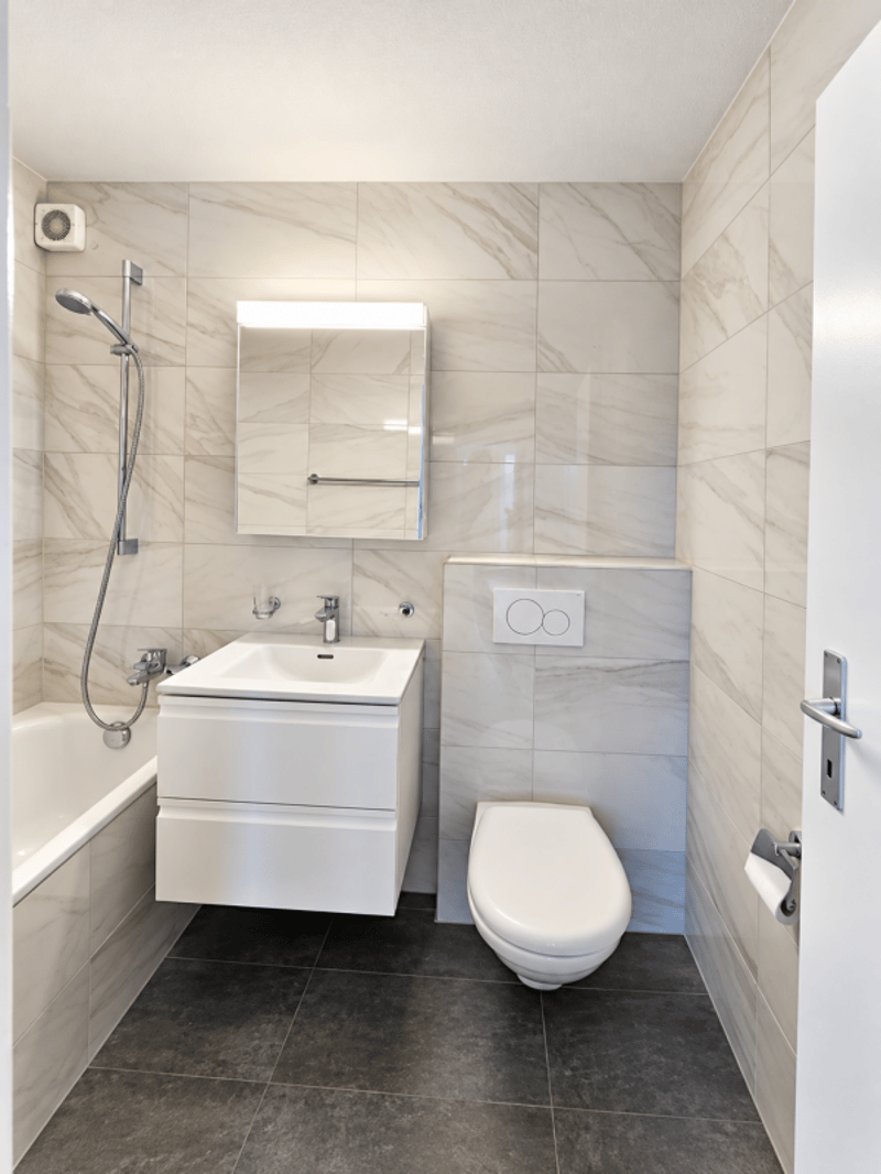 Top Sanierte 3.5 ZIMMERWOHNUNG mit grossen Spielplatz! (5)