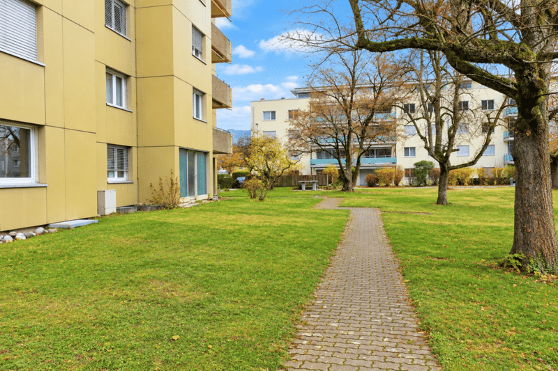 Top Sanierte 3.5 ZIMMERWOHNUNG mit grossen Spielplatz! (6)