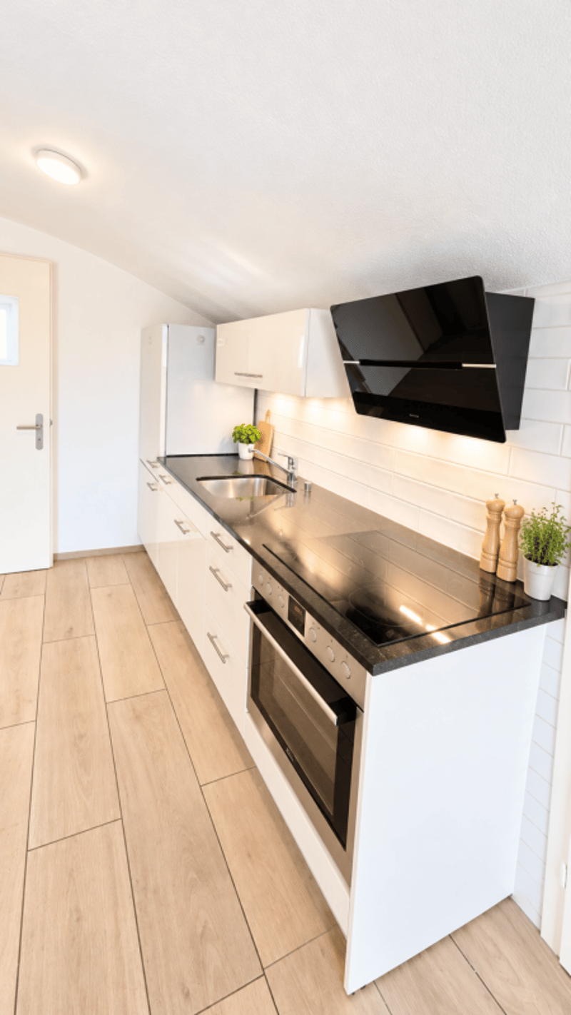 HELLE SANIERTE TOP-MODERNE 1.5 ZIMMERWOHNUNG! (2)