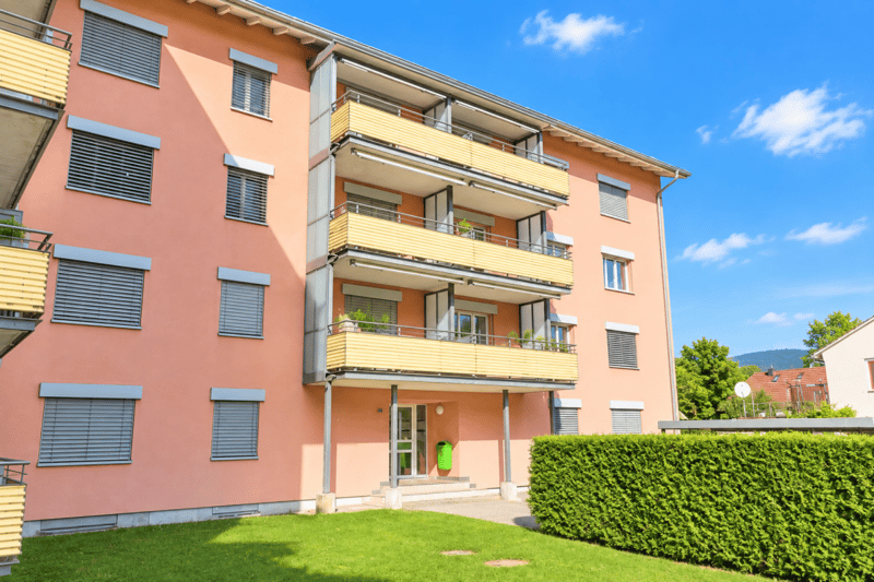 Neu Sanierte 2. Zimmerwohnung zentrale Lage ! (2)