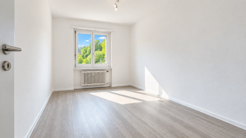 Neu Sanierte 2. Zimmerwohnung zentrale Lage ! (9)