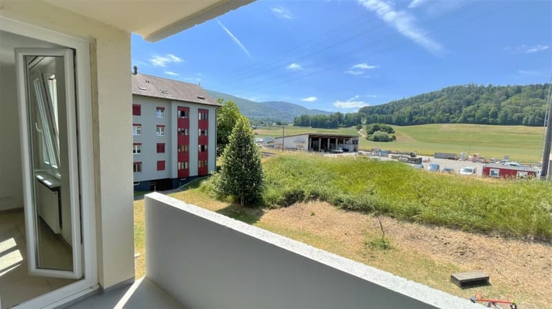 Ampio appartamento di 2.5 locali in zona tranquilla con balcone, posto auto e buona accessibilità (7)