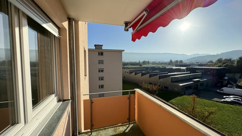 Bello appartamento 4.5 locali ristrutturato con vista a Delémont (8)