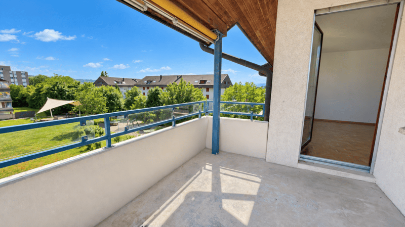 Grosse Sanierte 5.0 Wohnung mit grossen Spielplatz (15)