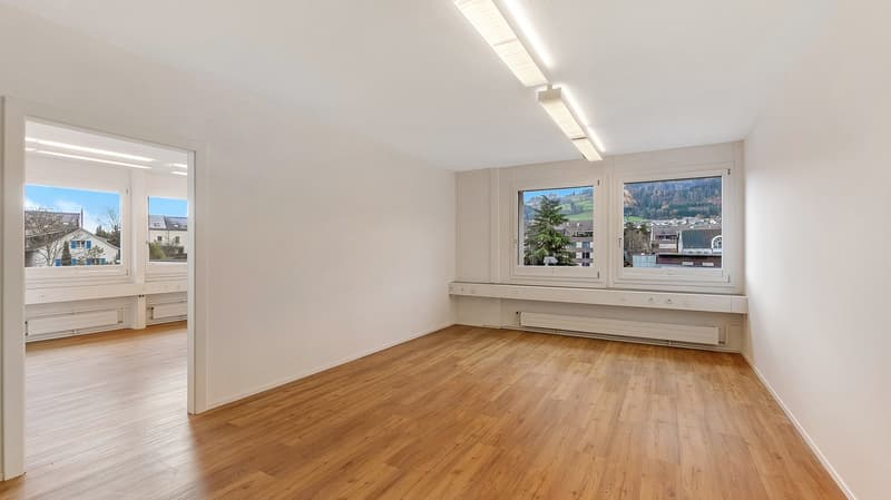 Flexible office spaces from 28 m² – with shared infrastructure (3)