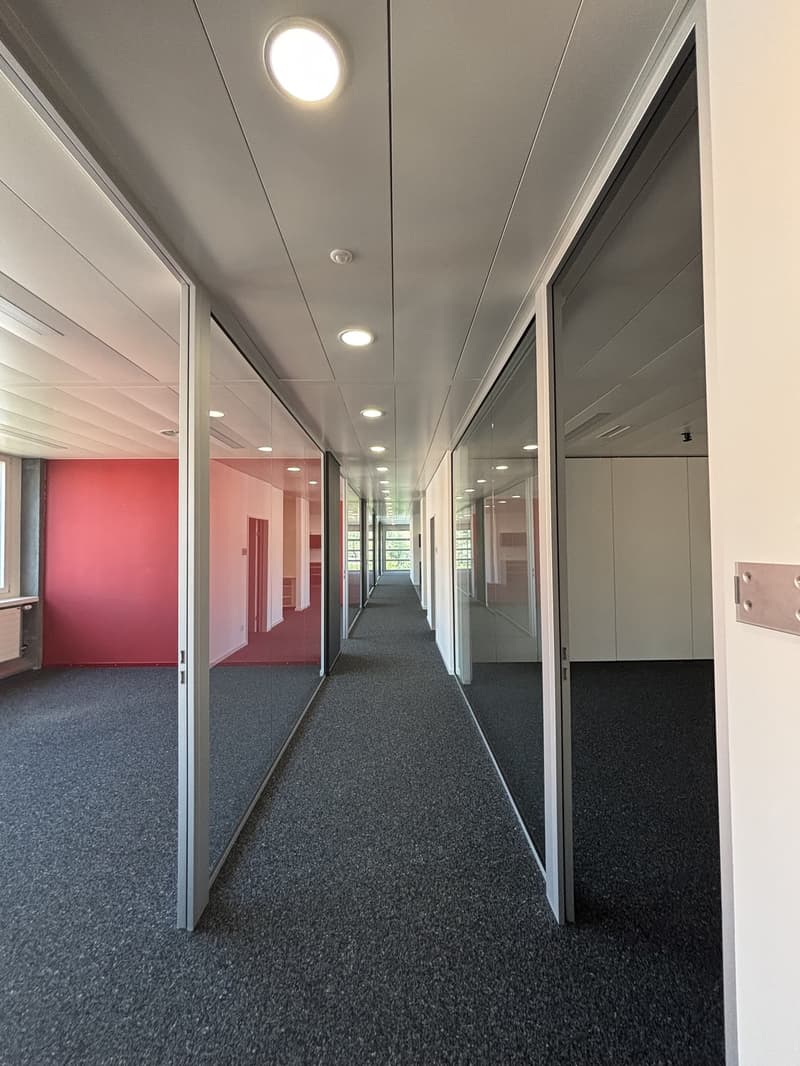 Modern office space with top connection 384.2 m² in Minergie standard (4)