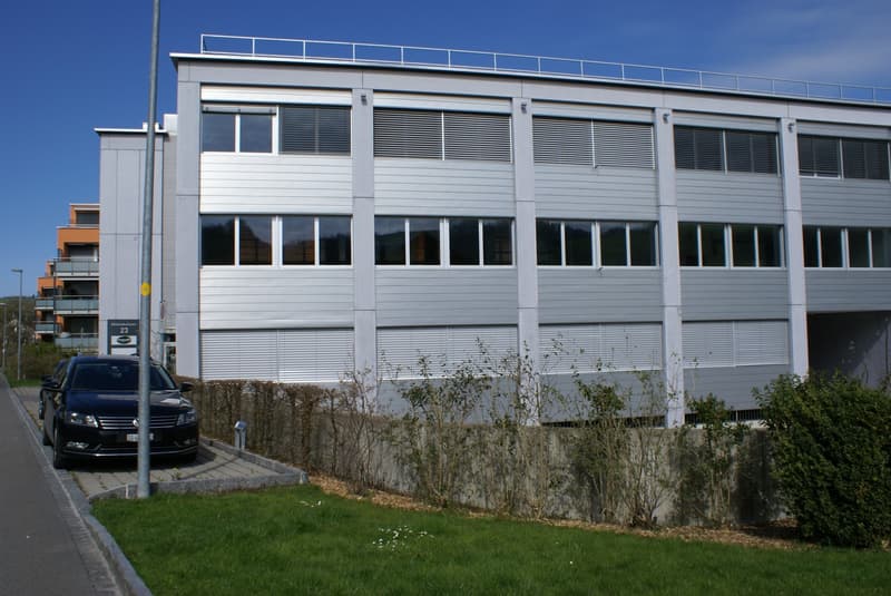 Modern office space with top connection 384.2 m² in Minergie standard (2)
