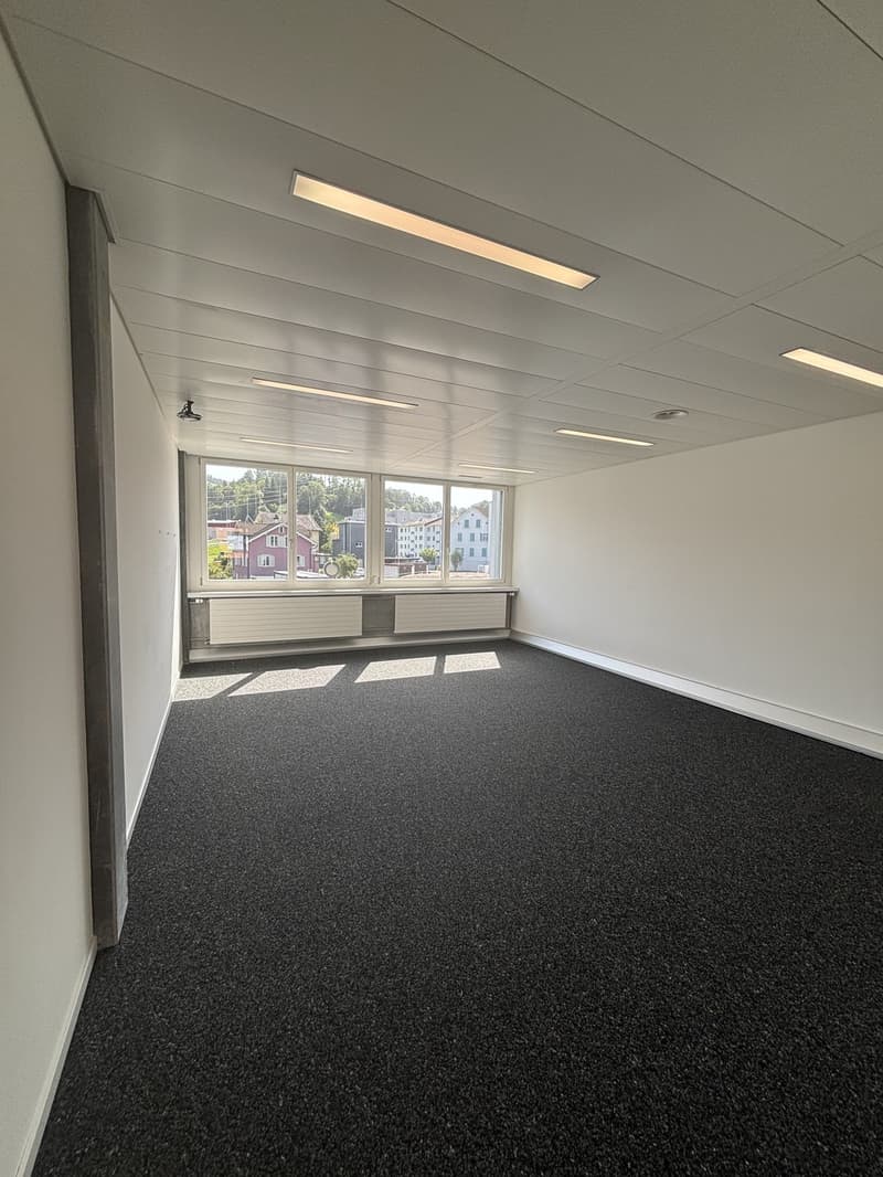 Modern office space with top connection 384.2 m² in Minergie standard (13)