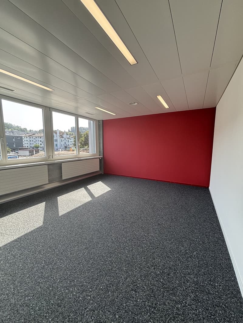 Modern office space with top connection 384.2 m² in Minergie standard (8)