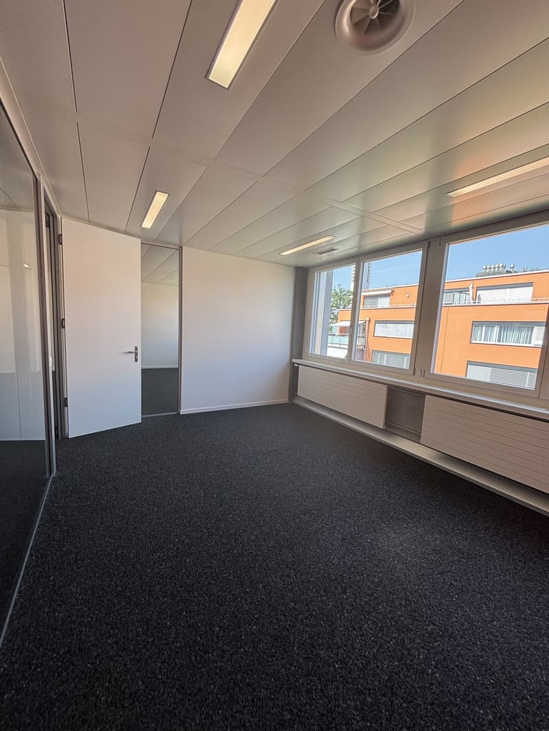 Modern office space with top connection 384.2 m² in Minergie standard (11)