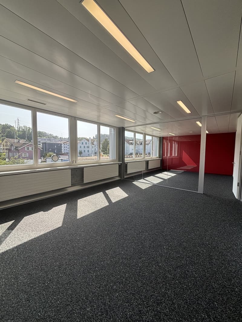 Modern office space with top connection 384.2 m² in Minergie standard (9)