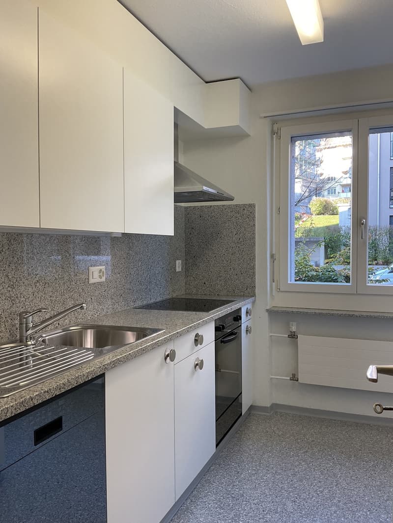 Grosszügige 3-Zimmerwohnung in ruhiger Siedlung Heiligkreuz (4)