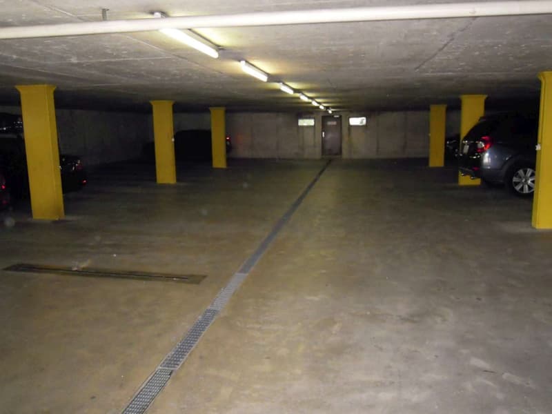 Place de parc dans un parking souterrain (3)