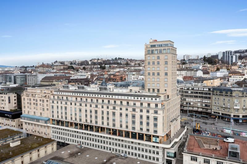 Commercial opportunity in the hypercenter! (2)