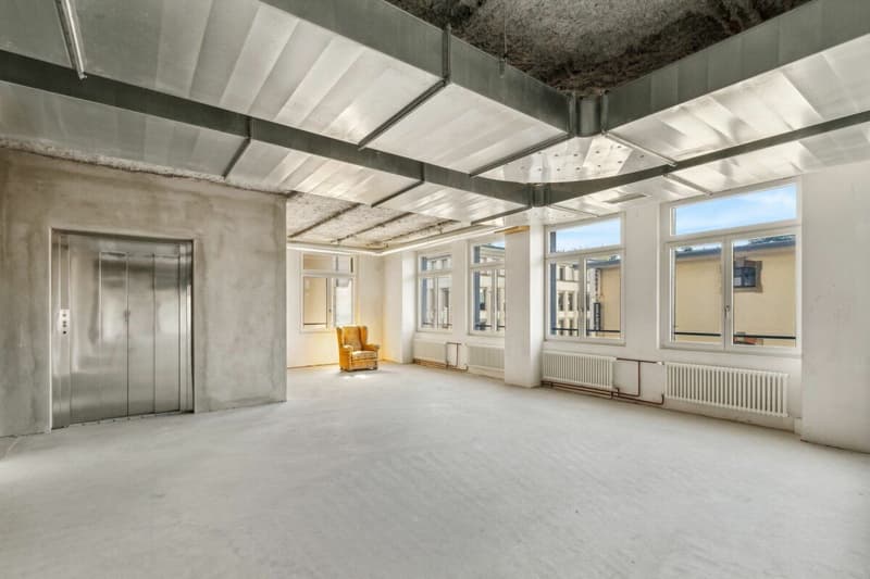 Commercial opportunity in the hypercenter! (14)