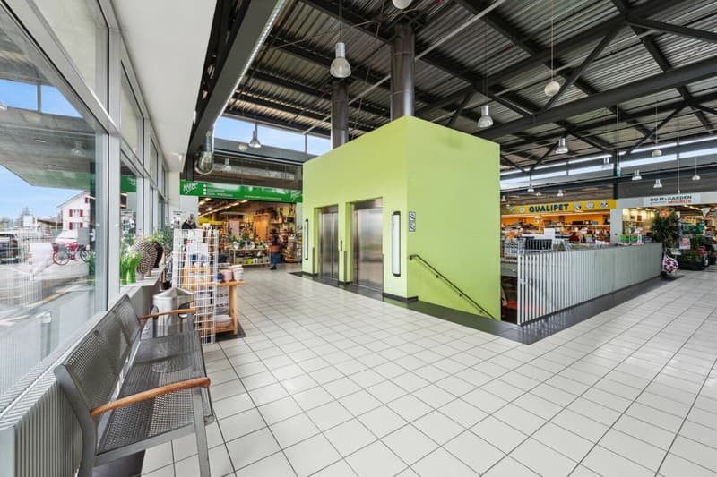 Free sales area in Plaza Shopping Bremgarten (6)