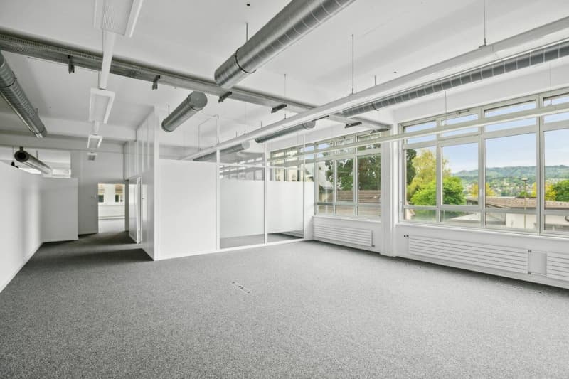 Attractive location with lake view and top visibility (4)