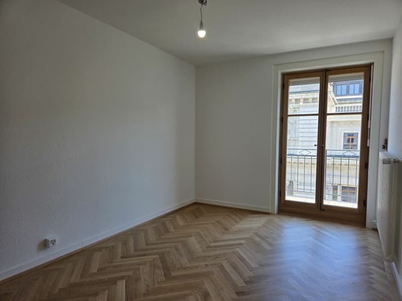 Renovated offices - 49 m² in the heart of Geneva (2)