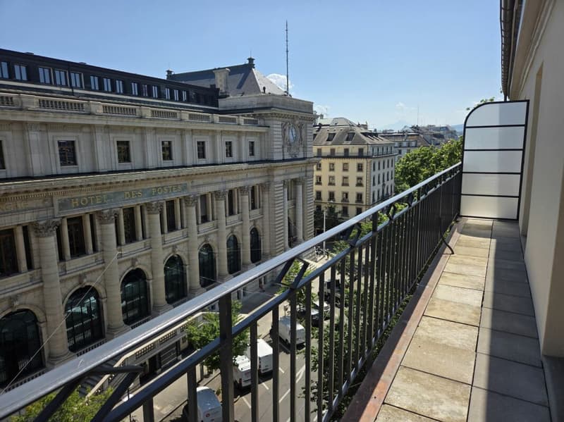 Renovated offices - 49 m² in the heart of Geneva (1)