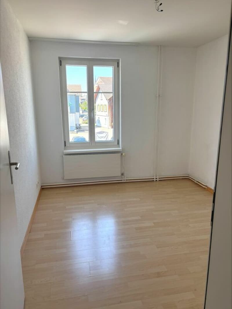 tolle 4 1/2 Zimmer-Wohnung zu mieten (5)