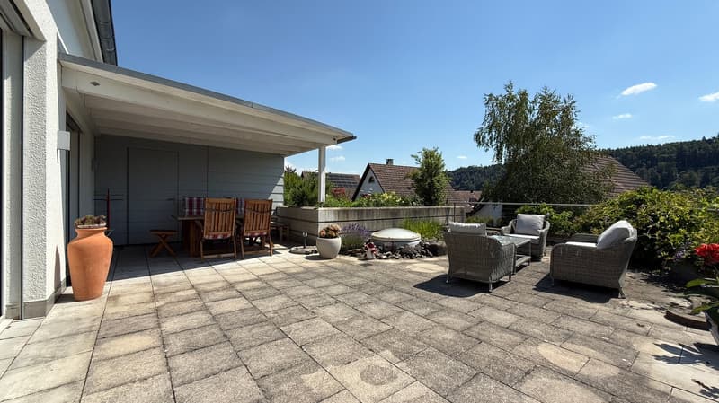 Spacious 10-room single-family house in a quiet location in Glattfelden (10)