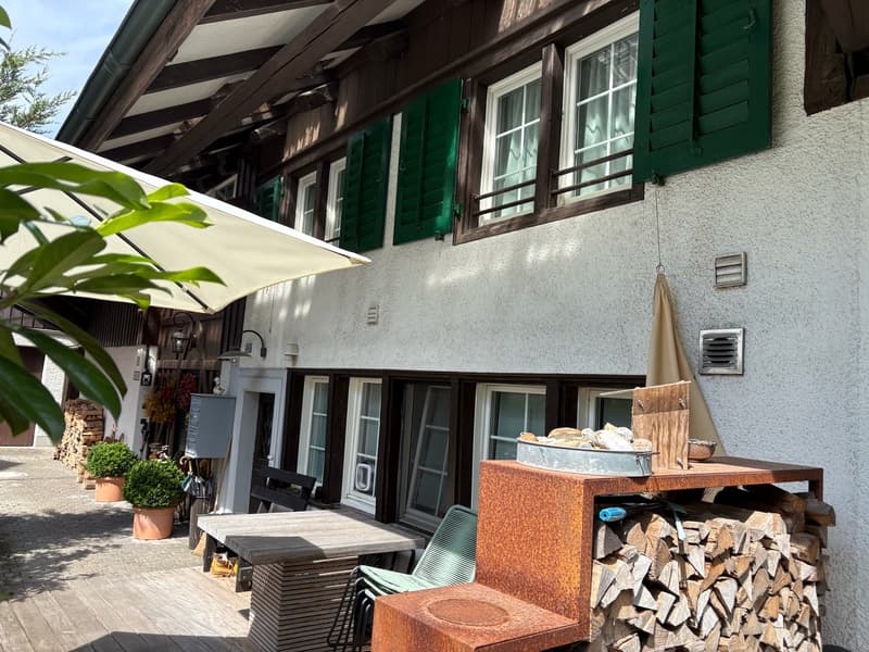 Historic middle house with annex apartment in the heart of Opfikon's old village center (1)