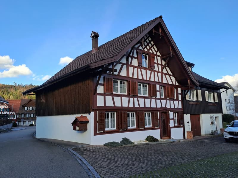 Well-maintained row house part (1)