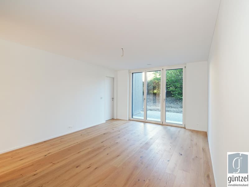 Wohnbereich mit Sitzplatz und Gartenanteil Ost