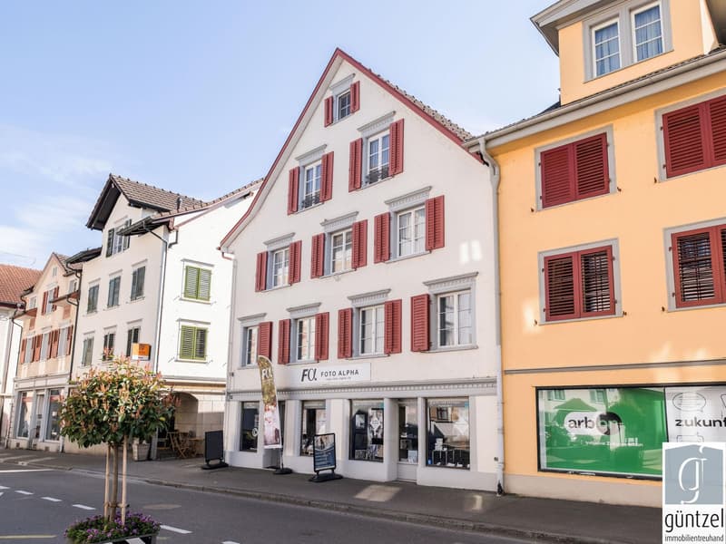 Charmantes Wohn- und Geschäftsgebäude