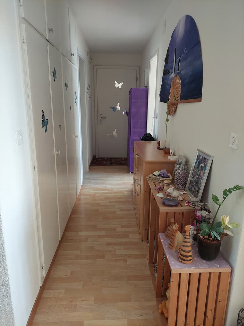 Helle 4-Zimmer-Wohnung mit Balkon und schöner Aussicht in Rothenhausen (4)