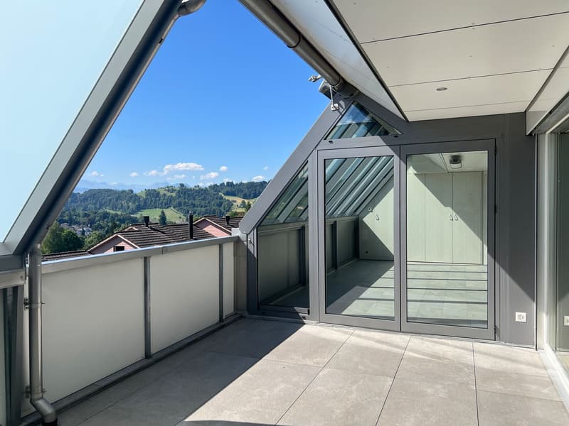3.5-Zimmer-Wohnng mit grosser Terrasse / Wintergarten und herrlichem Ausblick (13)