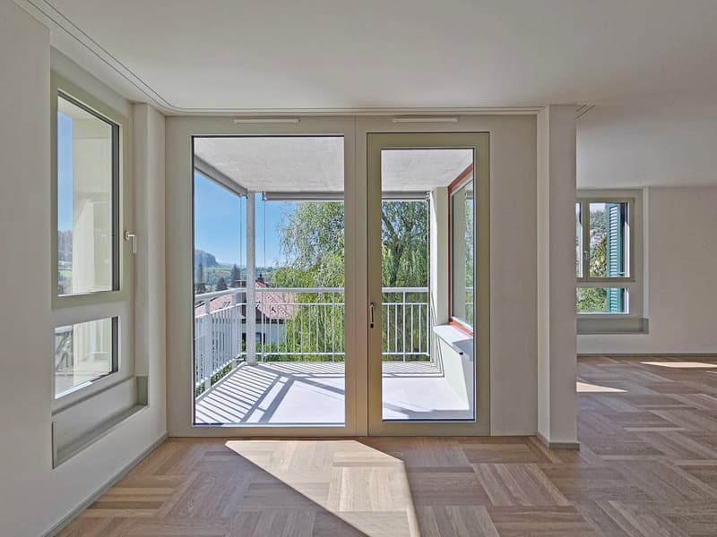 Essbereich mit Ausgang zum Balkon