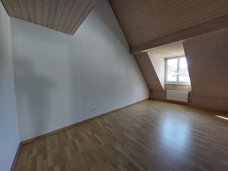 Grosszügige Maisonettewohnung mit Galerie im Herzen von Eschenbach (7)