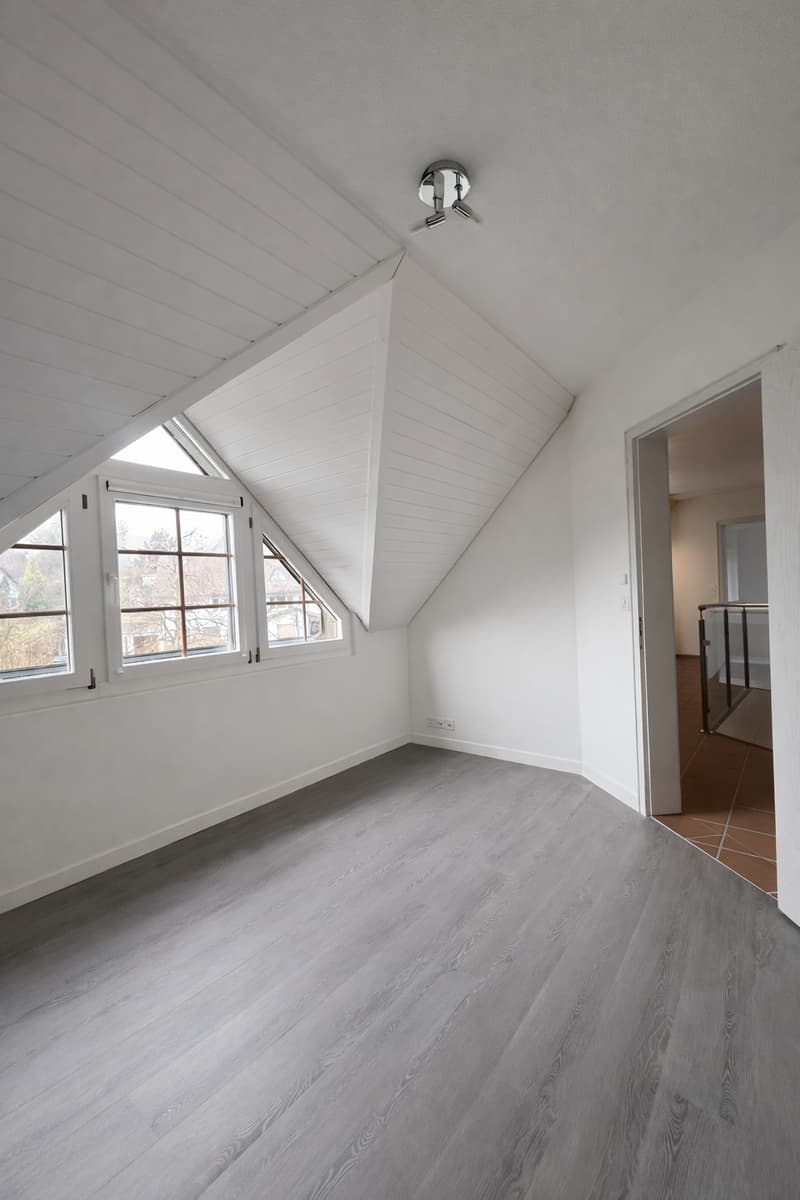 I primi 2 mesi gratuiti - Appartamento maisonnette moderno di 5,5 locali in una zona tranquilla a Hirzel ZH (9)