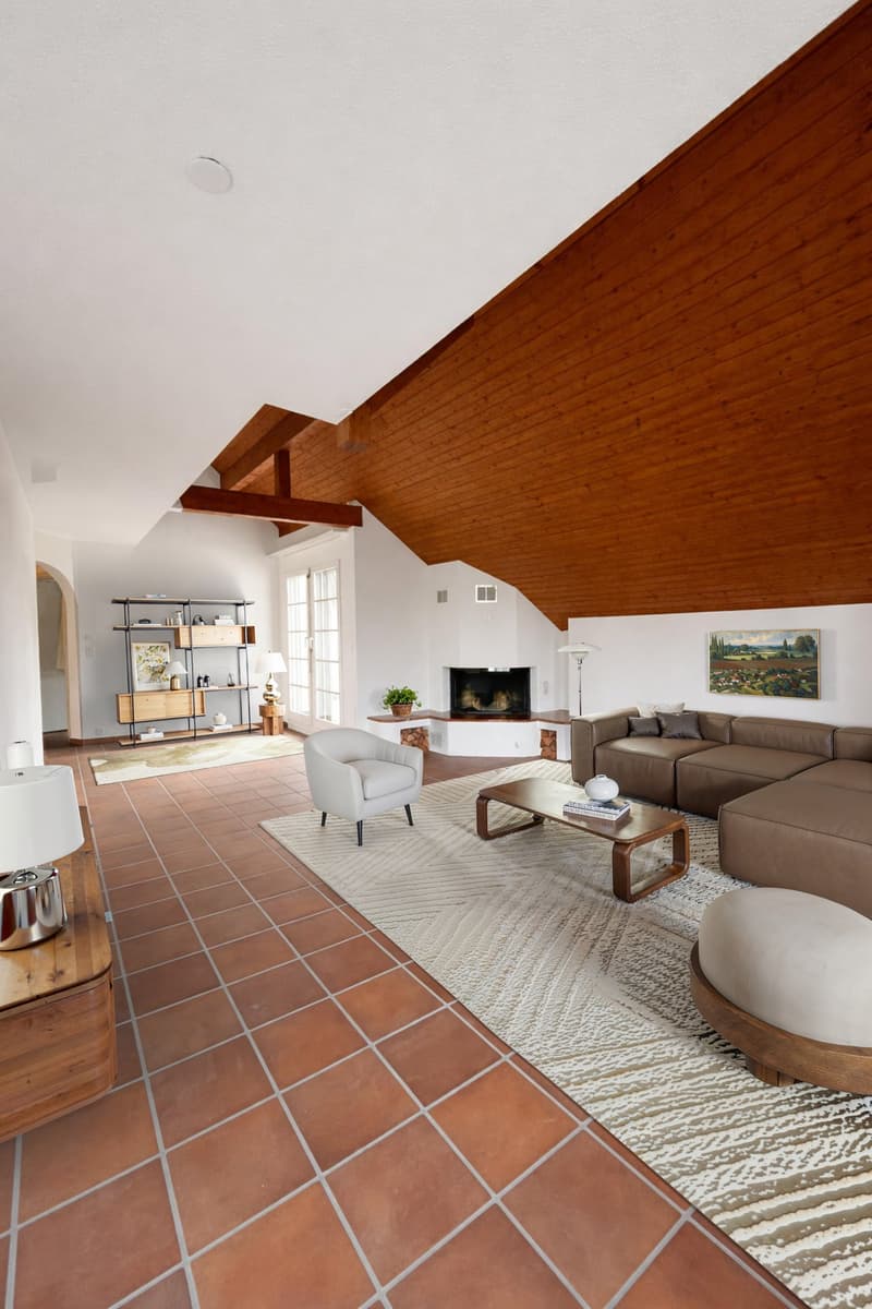 Moderne 5.5-Zimmer-Maisonette-Wohnung in ruhiger Lage im Hirzel ZH (2)