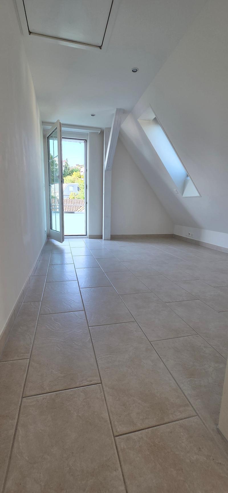 Maisonette mit Seesicht, privatem Garten und einzigartigem Wohnatelier inkl. Garage (8)