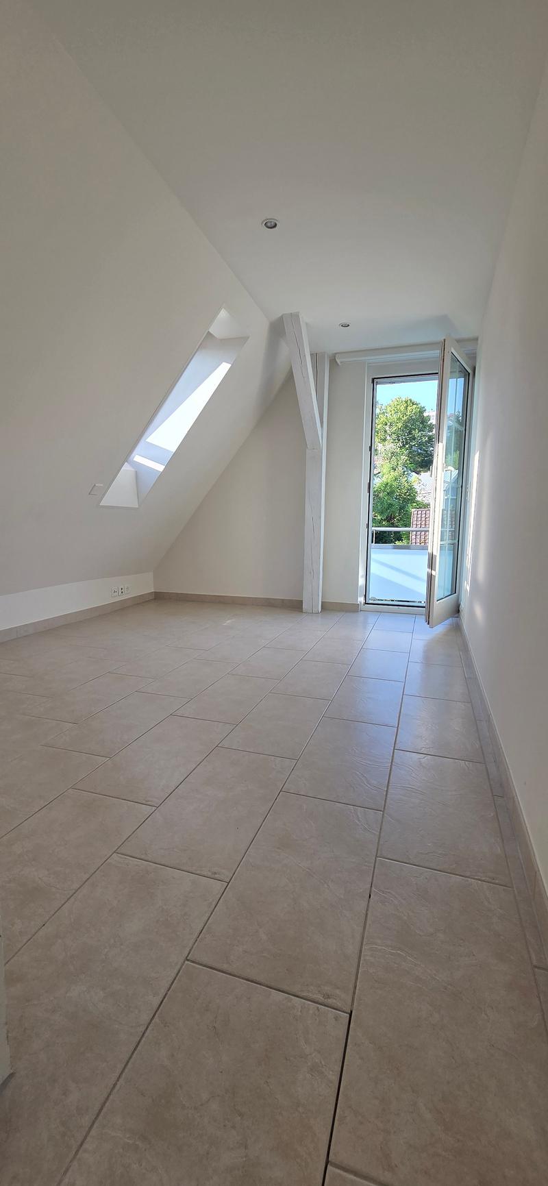Maisonette mit Seesicht, privatem Garten und einzigartigem Wohnatelier inkl. Garage (6)