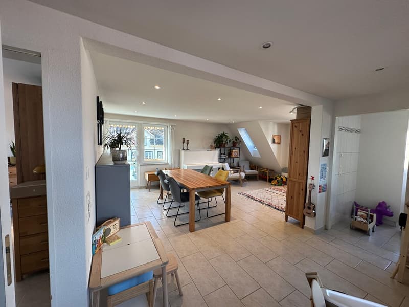 Affascinante appartamento maisonette 5 locali a Horgen con giardino (5)